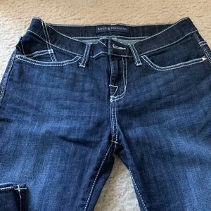 Rock & Republic Sz 6 jeans worn once Silver studs on on pockets classic pockets